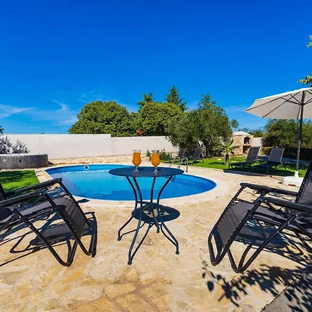 My Dalmatia - Emily With Private Pool 度假居 *